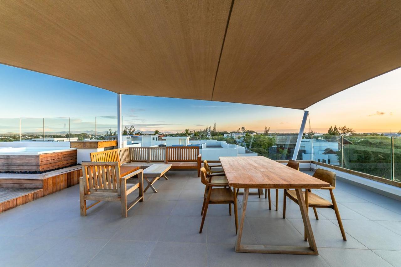 Penthouse 13 - One Bay Residence With Private Rooftop Terrace And Dip In Pool Pereybere Beach ภายนอก รูปภาพ