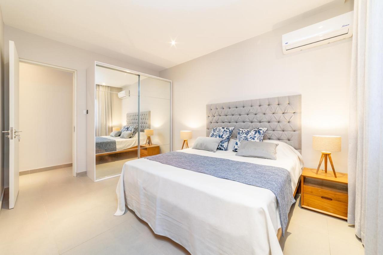 Penthouse 13 - One Bay Residence With Private Rooftop Terrace And Dip In Pool Pereybere Beach ภายนอก รูปภาพ