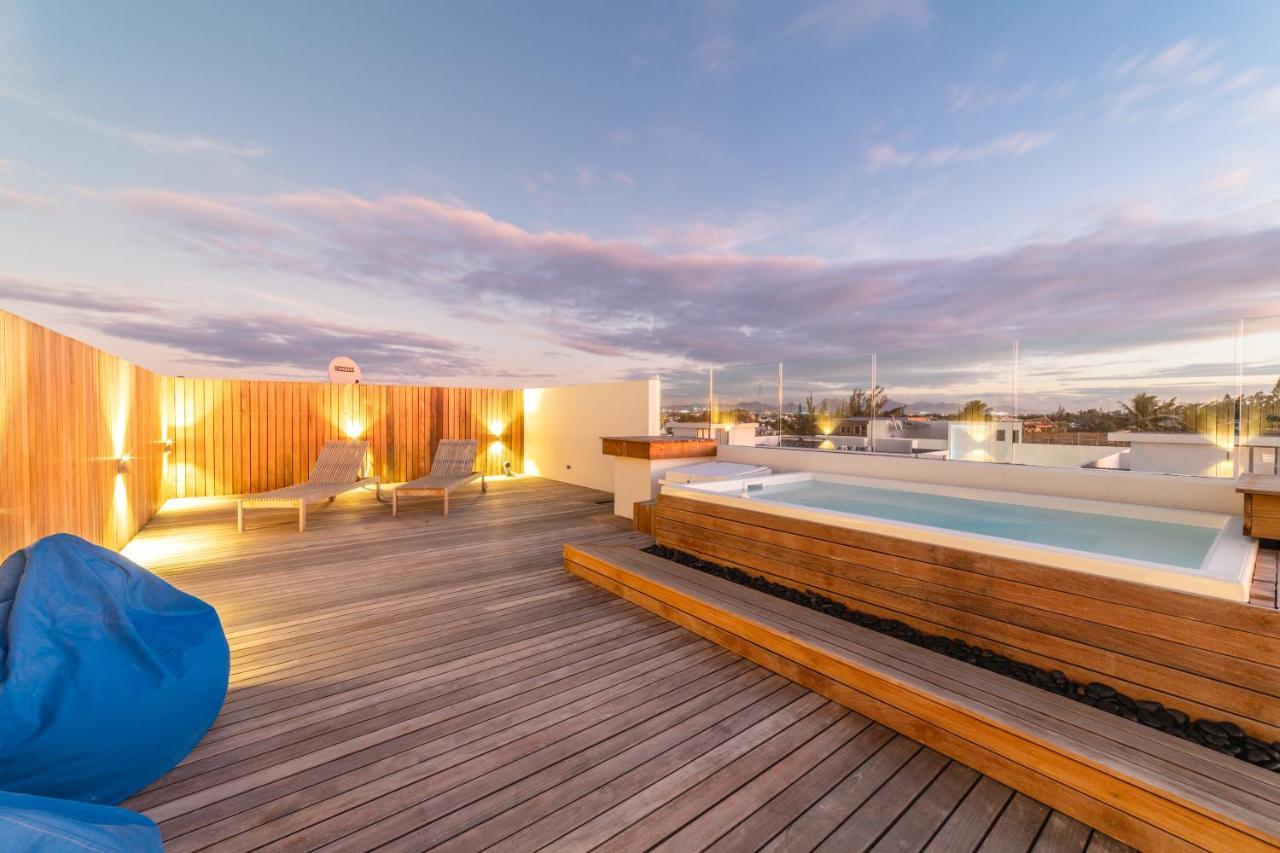 Penthouse 13 - One Bay Residence With Private Rooftop Terrace And Dip In Pool Pereybere Beach ภายนอก รูปภาพ