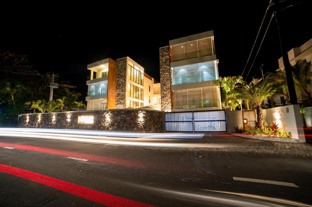 Penthouse 13 - One Bay Residence With Private Rooftop Terrace And Dip In Pool Pereybere Beach ภายนอก รูปภาพ
