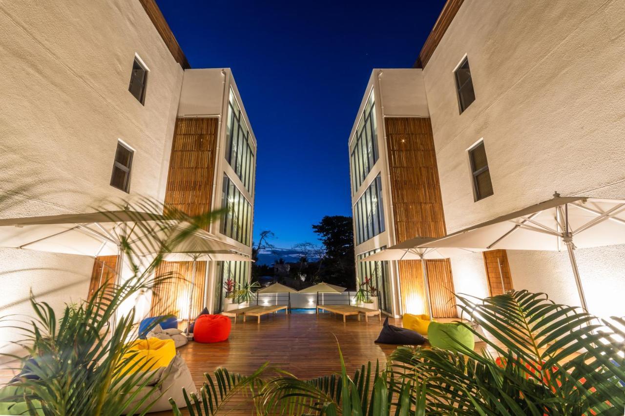 Penthouse 13 - One Bay Residence With Private Rooftop Terrace And Dip In Pool Pereybere Beach ภายนอก รูปภาพ