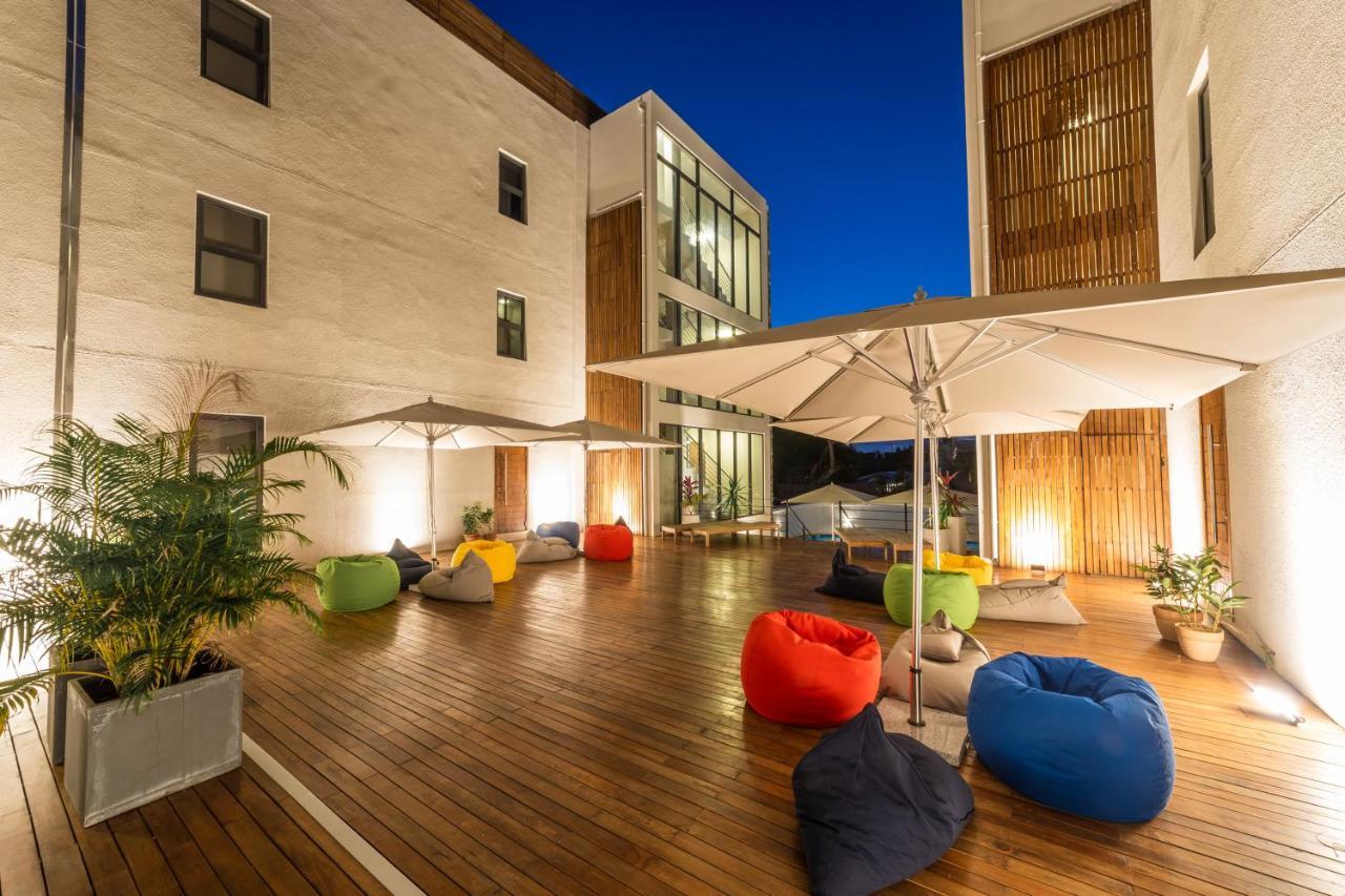 Penthouse 13 - One Bay Residence With Private Rooftop Terrace And Dip In Pool Pereybere Beach ภายนอก รูปภาพ