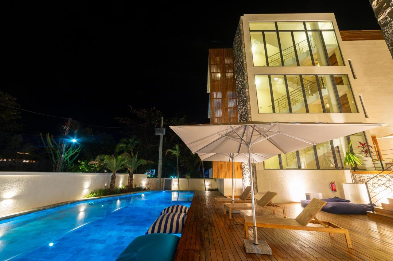 Penthouse 13 - One Bay Residence With Private Rooftop Terrace And Dip In Pool Pereybere Beach ภายนอก รูปภาพ